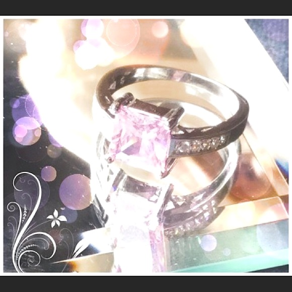 Sterling Silver Pink Solitaire Zircon Ring .925  NWT - Picture 2 of 5